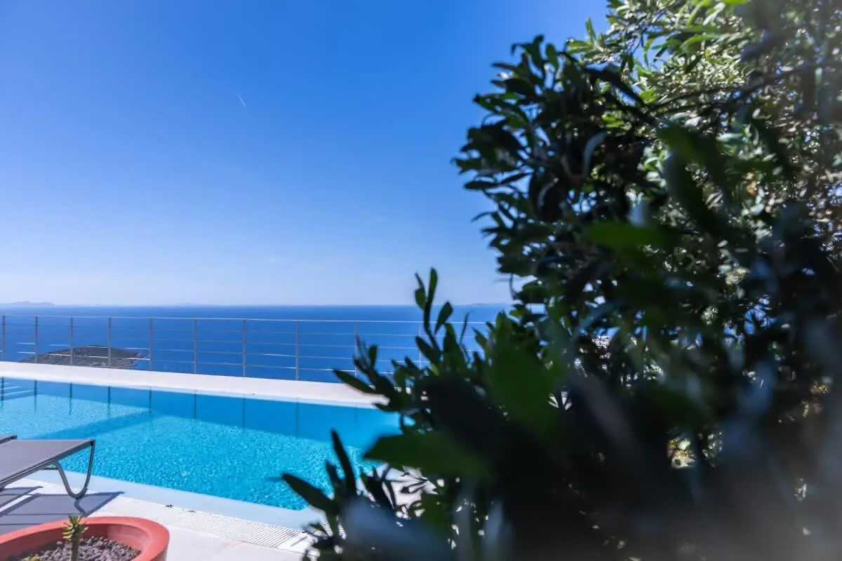 Charming Villa With Amazing View In Bodrum 亚力卡瓦克