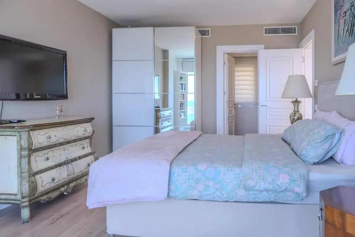 Charming Villa With Amazing View In Bodrum 얄리카베크