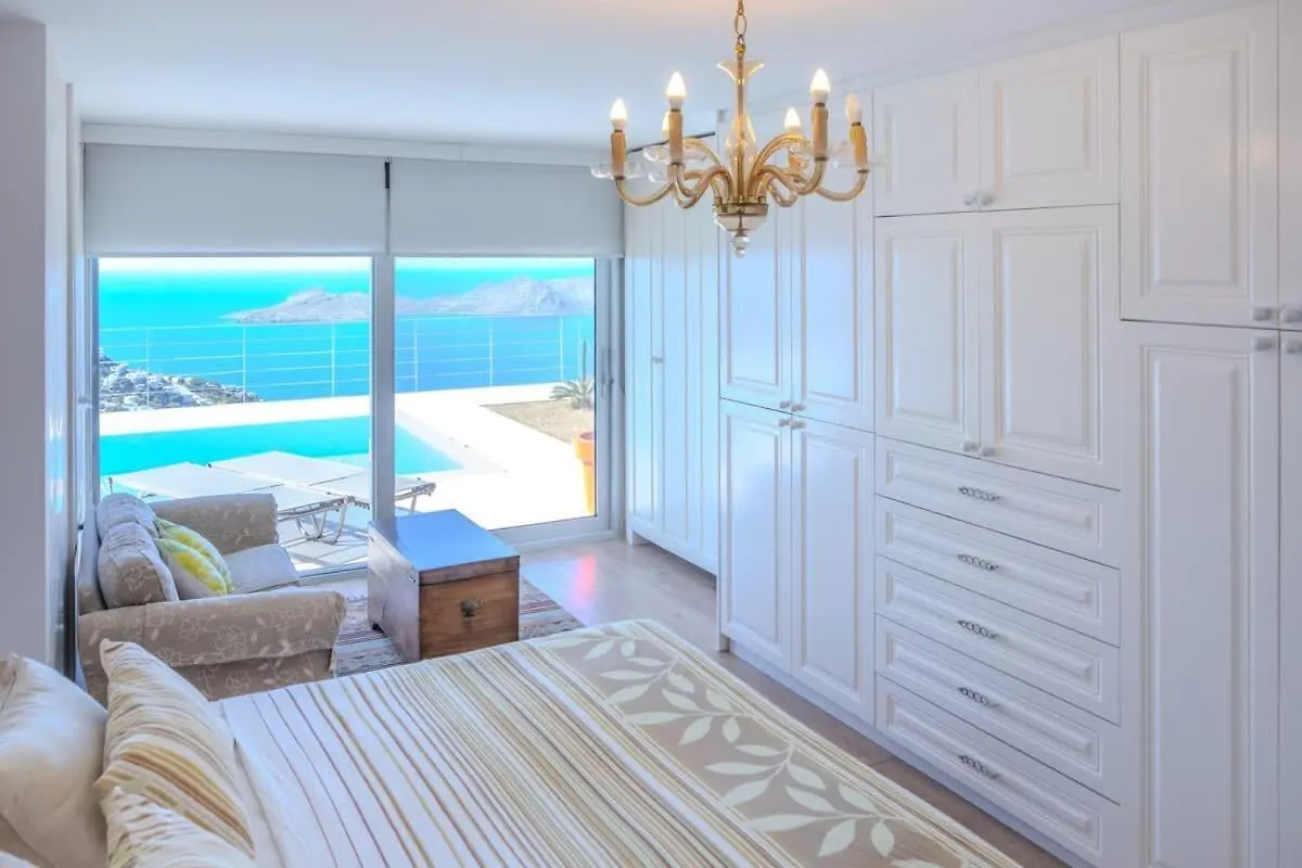Charming Villa With Amazing View In Bodrum 亚力卡瓦克