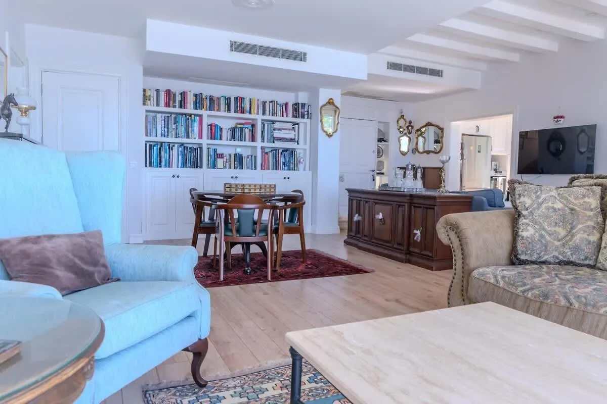 Charming Villa With Amazing View In Bodrum 亚力卡瓦克
